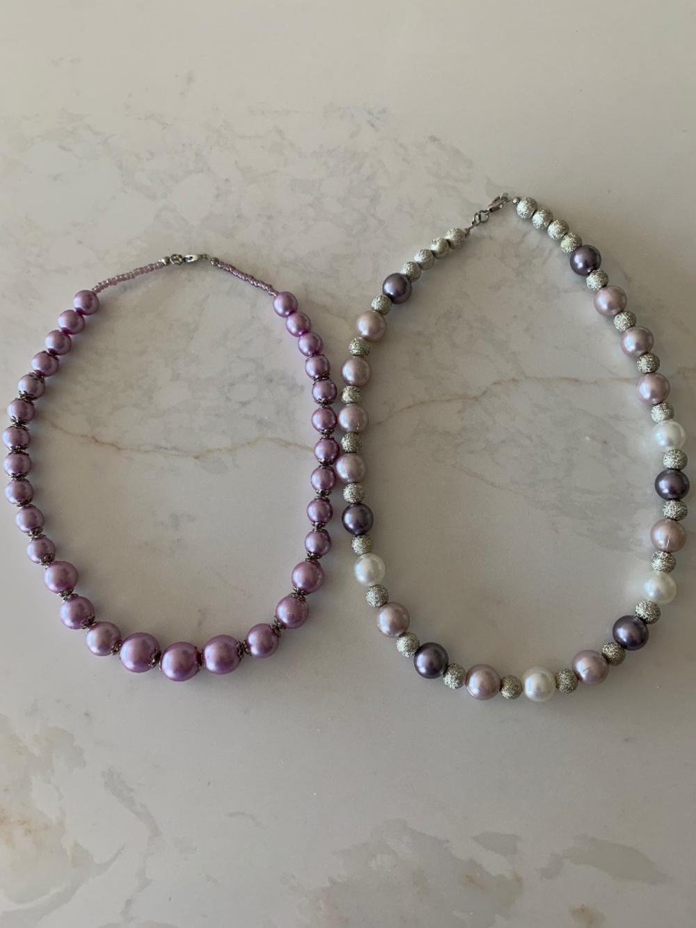 Pearl necklaces 2 pieces